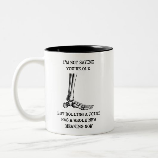 Funny Birthday Husband Joint Getting Old Friend ツートーンマグカップ (左)