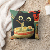 Funny Black Cat Eating Ramen クッション (ブランケット)