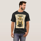 Funny Black Cat Ufo Ramen Alien Abduction Graphic  Tシャツ (正面フル)