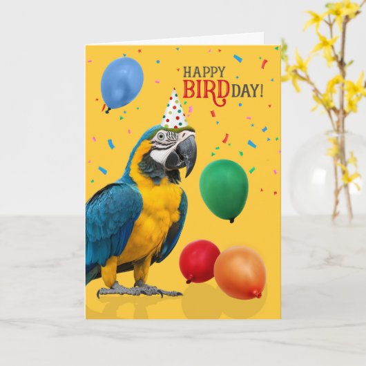 Funny Blue and Gold Macaw Parrot Birthday カード (黄色い花)