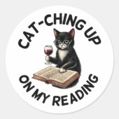 Funny Bookish Drinking Cat Reading ラウンドシール (正面)