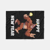 Funny Boys Nye Outfit, Mens Fireworks Bigfoot Happ フリースブランケット (正面(横))