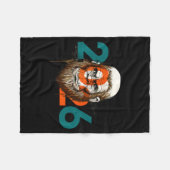 Funny Boys Nye Outfit, Mens Fireworks Bigfoot Happ フリースブランケット (正面(横))