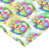 Funny Bunny biting an Easter Egg テーブルクロス (アングル)