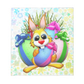 Funny Bunny biting an Easter Egg ノートパッド (正面)