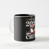 Funny Bye 2025 2026 Crew New Year Friends Squad ツートーンマグカップ (正面左)