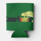 Funny Camou-flawless Chameleon Pun 缶クーラー (正面)