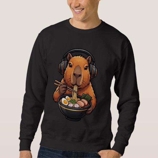 Funny Capybara Eating Ramen Noodles with Headphone スウェットシャツ (正面)