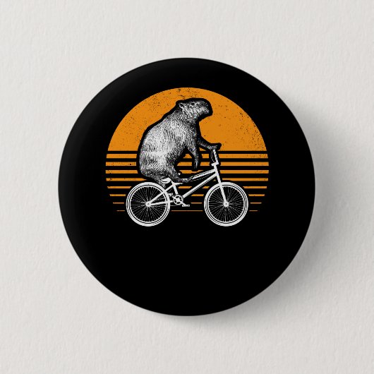 Funny Capybara Riding Bike Retro Capibara Bicycle 缶バッジ (正面)