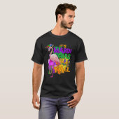 Funny Carnival Party Gift Idea Flamingo Mardi Gras Tシャツ (正面フル)