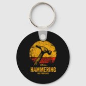 Funny Carpenter Still Hammering Out Punchlines Vin キーホルダー (正面)