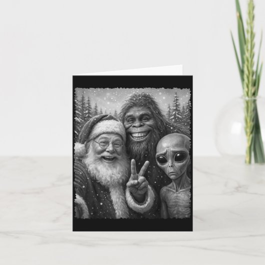 Funny Cat Christmas Bigfoot Alien Santa Snow Selfi カード (正面)