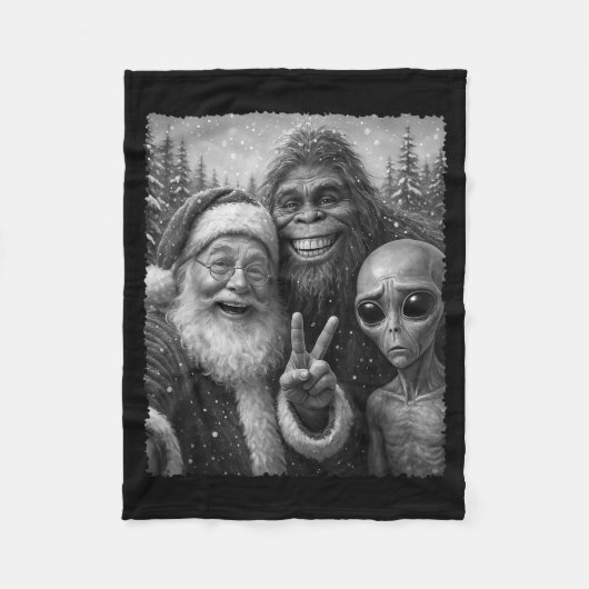 Funny Cat Christmas Bigfoot Alien Santa Snow Selfi フリースブランケット (正面)