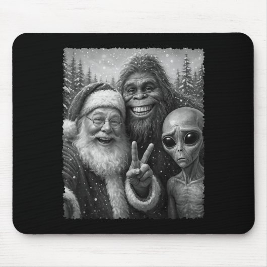 Funny Cat Christmas Bigfoot Alien Santa Snow Selfi マウスパッド (正面)