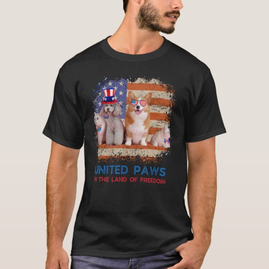 Funny Cat Dog Patriotic USA Flag United Paw 4th Ju Tシャツ (正面)