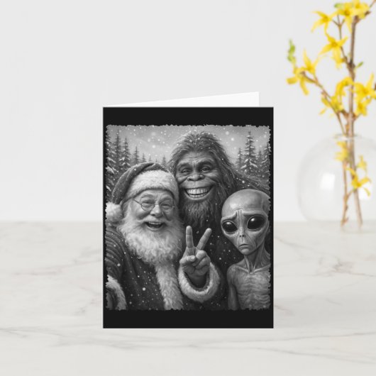 Funny Cat Santa Bigfoot Alien Christmas Selfie Tee カード (黄色い花)
