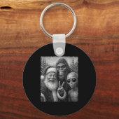 Funny Cat Santa Bigfoot Alien Christmas Selfie Tee キーホルダー (正面)