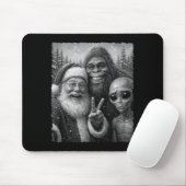 Funny Cat Santa Bigfoot Alien Christmas Selfie Tee マウスパッド (マウス)