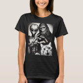 Funny Cat Selfie With Romantic Bigfoot In Love Wit Tシャツ (正面)
