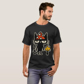 Funny Cat With Mushroom Hat Black Cat With Toadsto Tシャツ (正面フル)