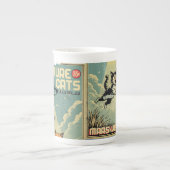 Funny cats comic book alien abduction sci-fi ボーンチャイナマグカップ (正面)