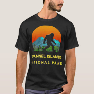 Funny Channel Islands National Park Bigfoot Hiking Tシャツ