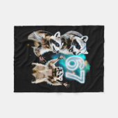 Funny Chaotic Raccoon Howling At 67 Cosmic Six Sev フリースブランケット (正面(横))
