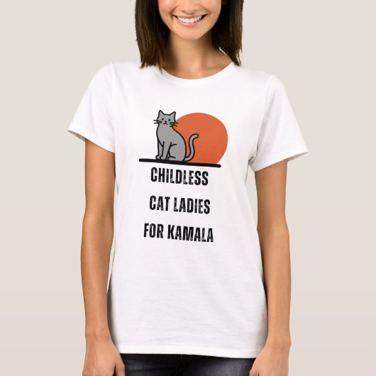 Funny Childless Cat Ladies  Tシャツ (正面)