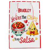 Funny Chips to My Salsa Valentine's Day Add Name ミディアムペーパーバッグ (正面)