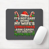 Funny Christmas Arm Candy Husband Holiday Couple H マウスパッド (マウス)