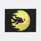 Funny Christmas Bigfoot Santa Hat Moon Sasquatch M フリースブランケット (正面(横))