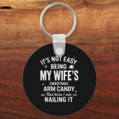 Funny Christmas It's Not Easy Being My Wife's Arm  キーホルダー (正面)