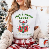 Funny Christmas Just a Merry Goose and a Good Book Tシャツ