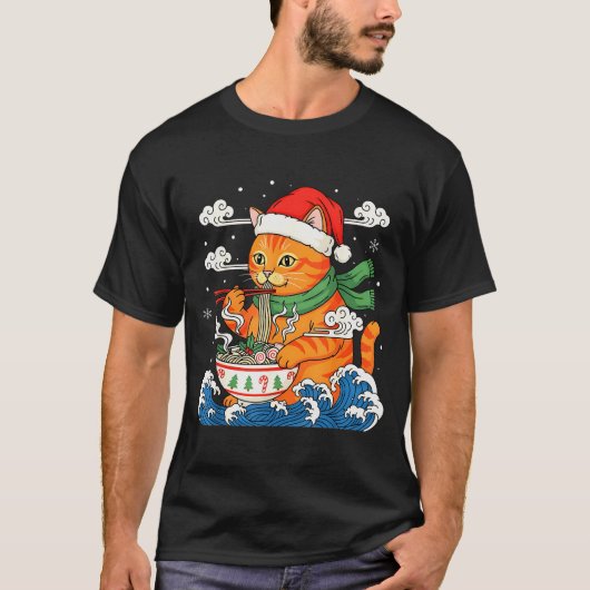 Funny Christmas Ramen Cat Eating Noodles Japanese  Tシャツ (正面)