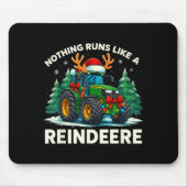 Funny Christmas Tractor Nothing Runs Like A Reinde マウスパッド (正面)
