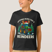 Funny Christmas Tractor Nothing Runs Like A Reinde Tシャツ (正面)