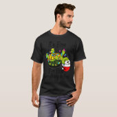 Funny Christmas Turtle It's Fine I'm Fine Everythi Tシャツ (正面フル)