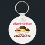 Funny Clarinet キーホルダー<br><div class="desc">This funny clarinetist gift has cupcake logo and Clarinet - Will Play For Chocolate music slogan.</div>