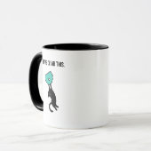 Funny Climbing Cat Catches Climbing Hold マグカップ (正面左)
