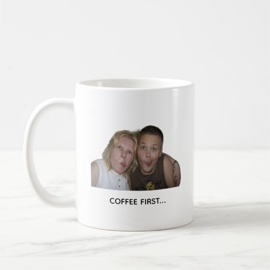 Funny Coffee Meme Mug – Coffee First. Chaos Later コーヒーマグカップ (左)