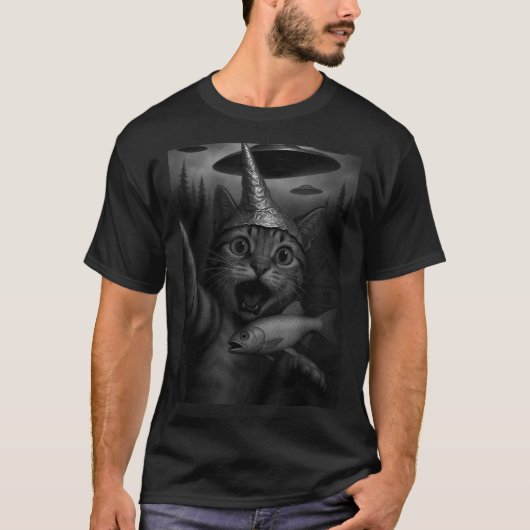 Funny Consracy Cat In Tin Foil Hat Panics At Alien Tシャツ (正面)