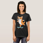 Funny Corgi Skater Skateboard Ballerina Mom Dad Ki Tシャツ (正面フル)
