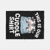 Funny Cow Couple Idea This Is Our Cuddle  フリースブランケット (正面(横))