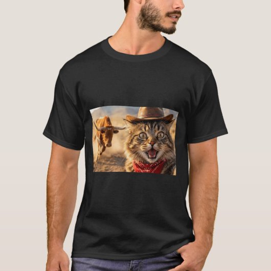 Funny Cowboy Cat Selfie With Charging Bull Western Tシャツ (正面)