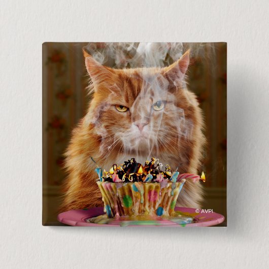 Funny Cranky Cat With Melted Birthday Cupcake 缶バッジ (正面)