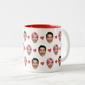 Funny Custom Couple Faces Pattern Red Hearts ツートーンマグカップ (正面右)