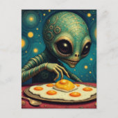 Funny Cute Alien Eating Fried Eggs ポストカード (正面)