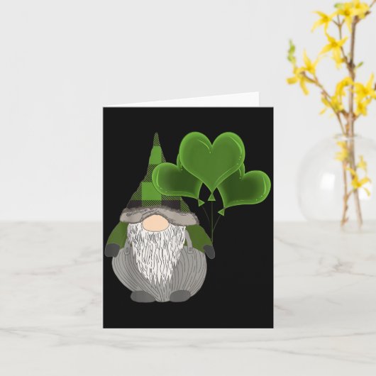 Funny Cute Irish Gnome St Patricks Day Heart Ballo カード (黄色い花)