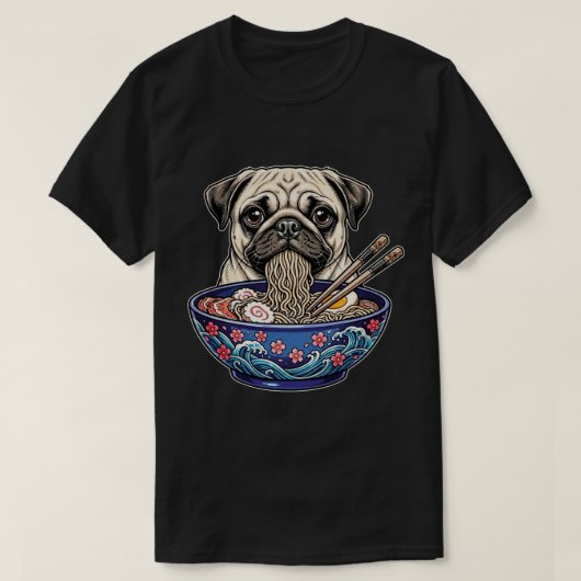 Funny Cute Pug Eating Ramen  Dog Noodle Bowl  Tシャツ (デザイン正面)
