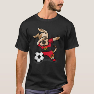 Funny Dabbing Dog Angola Soccer Angolan Flag Footb Tシャツ